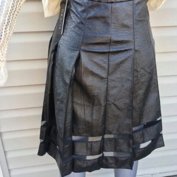 NWT! Stunning Faux Leather Pleated Skirt with Mesh Inserts. - Picture 6 of 7